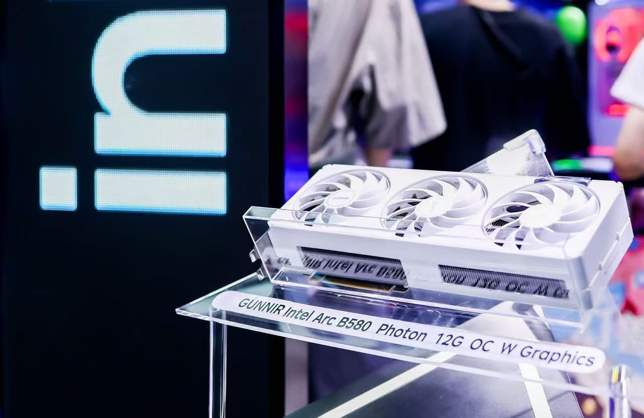 bluehydra-graphics-card